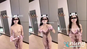 คลิปหลุด พยาบาลหน้ากากหมาโชว์หีเนียนรอควยใหญ่เด็ด