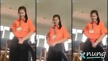 คลิปหลุด เพื่อนเปิดเล่นหัวนมให้ดูในห้องเรียน