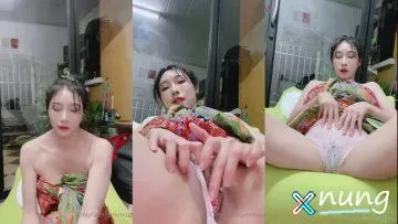 Onlyfans muaymyb น้องมิยาบิ ผ้าถุงแหวกหีดิลโด้ยัดนั่งขย่ม